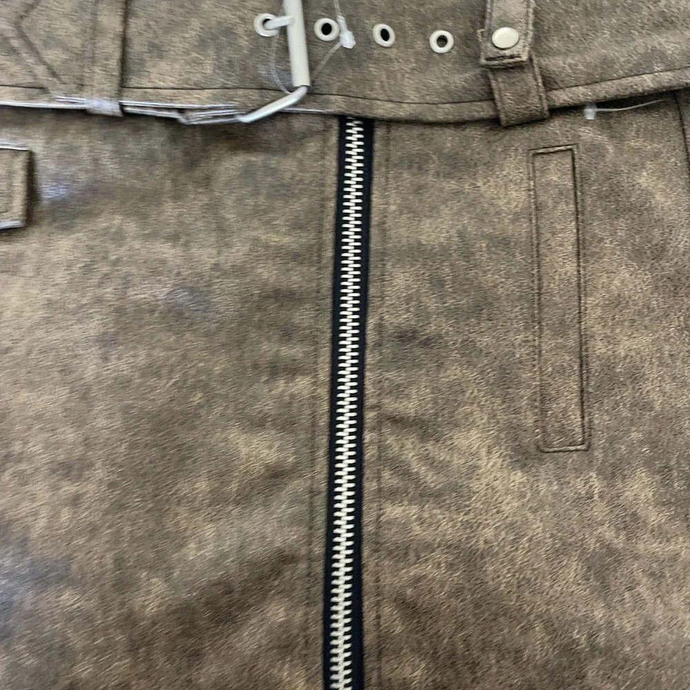 BlankNYC brown faux lea motto micro mini skirt - Picture 6 of 12